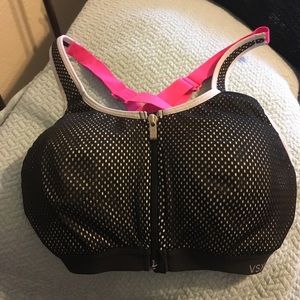Victoria’s Secret Sport Knockout bra 32C